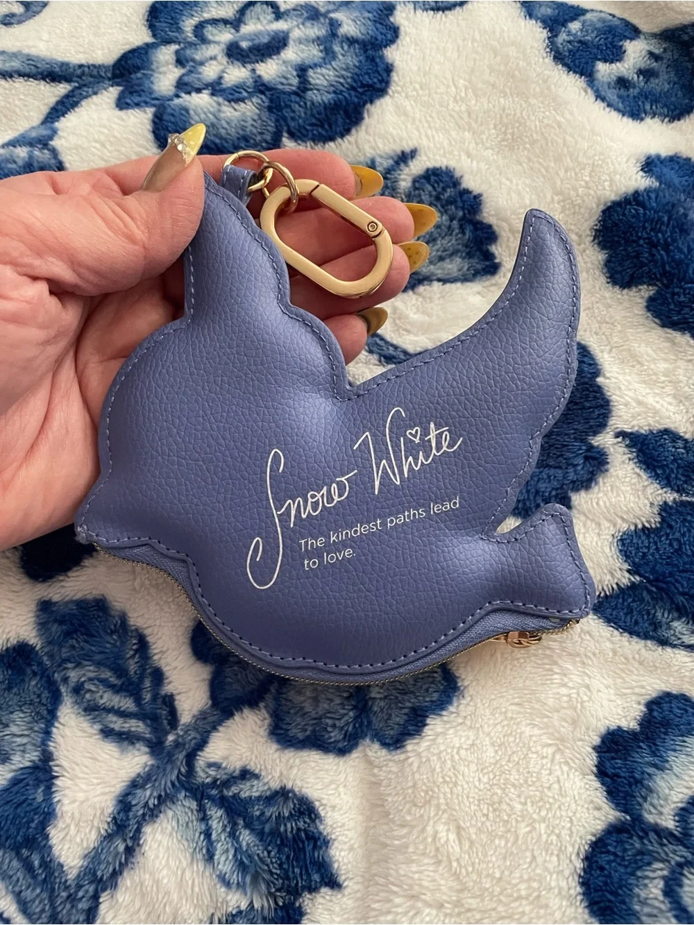 NWOT Disney’s  Snow White Blue and White Bird Keychain Purse with Gold Hardware